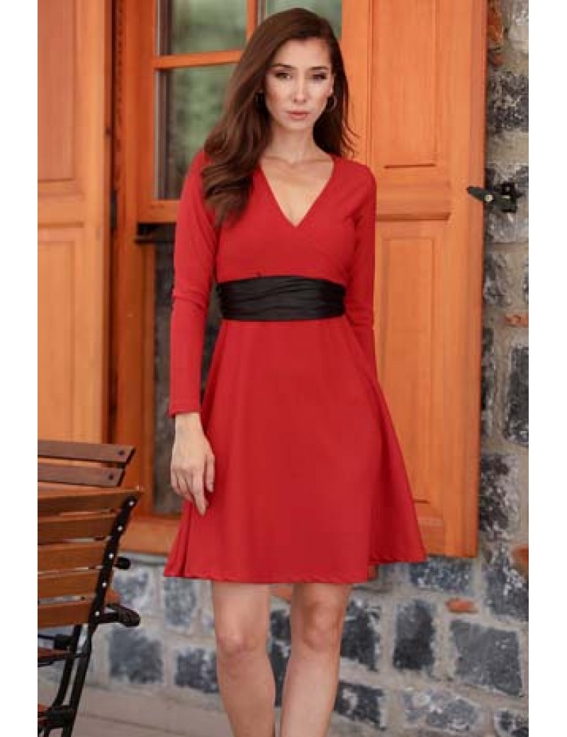 Kırmızı Kemerli Elbise